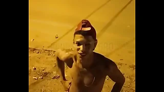 Pedi um favor pro Leozinho novinho e ele quis receber o pagamento com boquete e cuzinho.